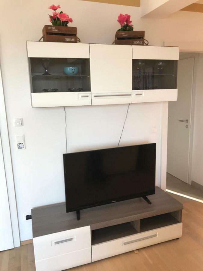 Kmheim, Cozy 103M2 Apartment, With 3 Bedroom And Covered Free Parking Place, Close To City Center กราซ ภายนอก รูปภาพ
