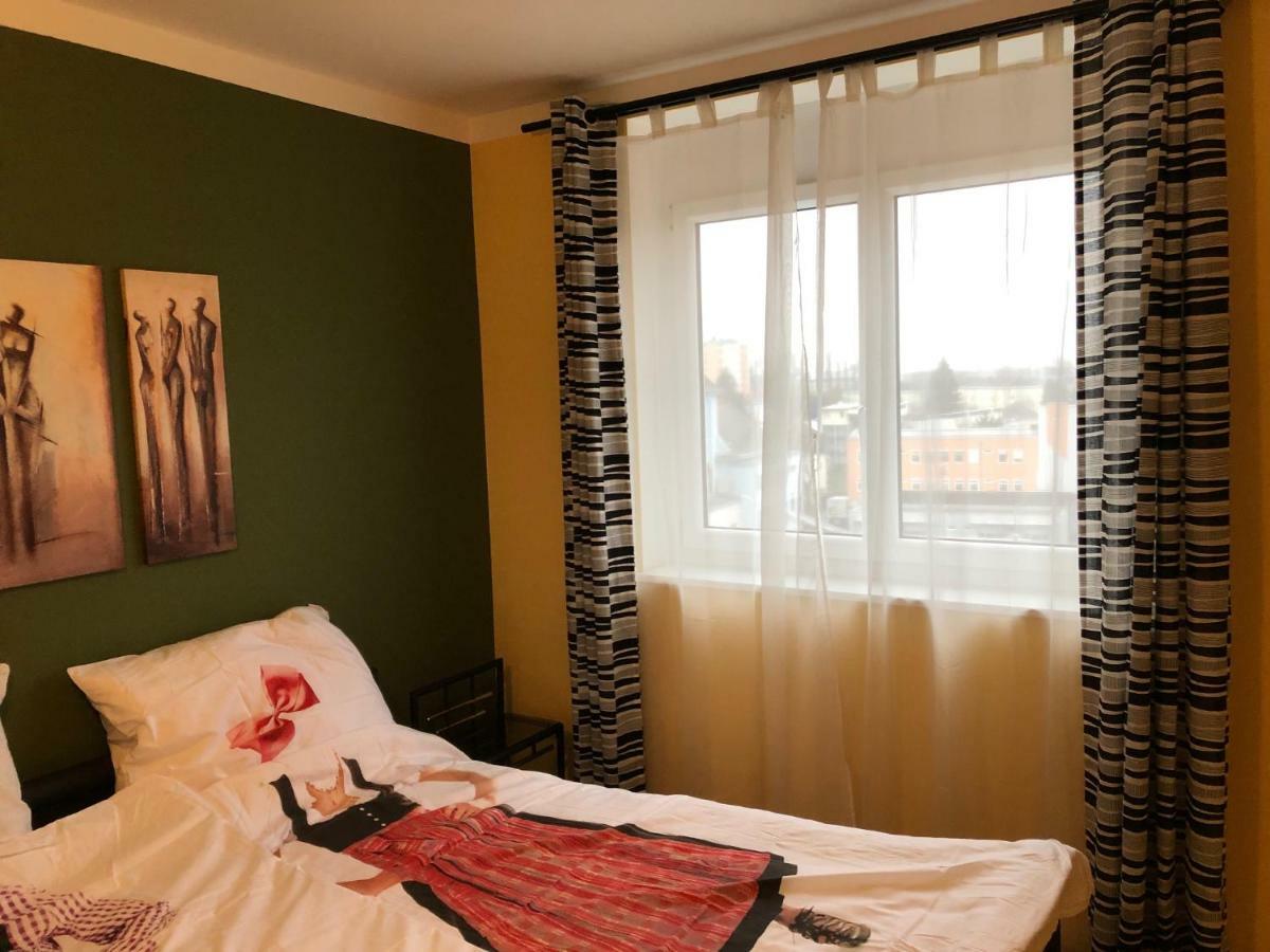 Kmheim, Cozy 103M2 Apartment, With 3 Bedroom And Covered Free Parking Place, Close To City Center กราซ ภายนอก รูปภาพ